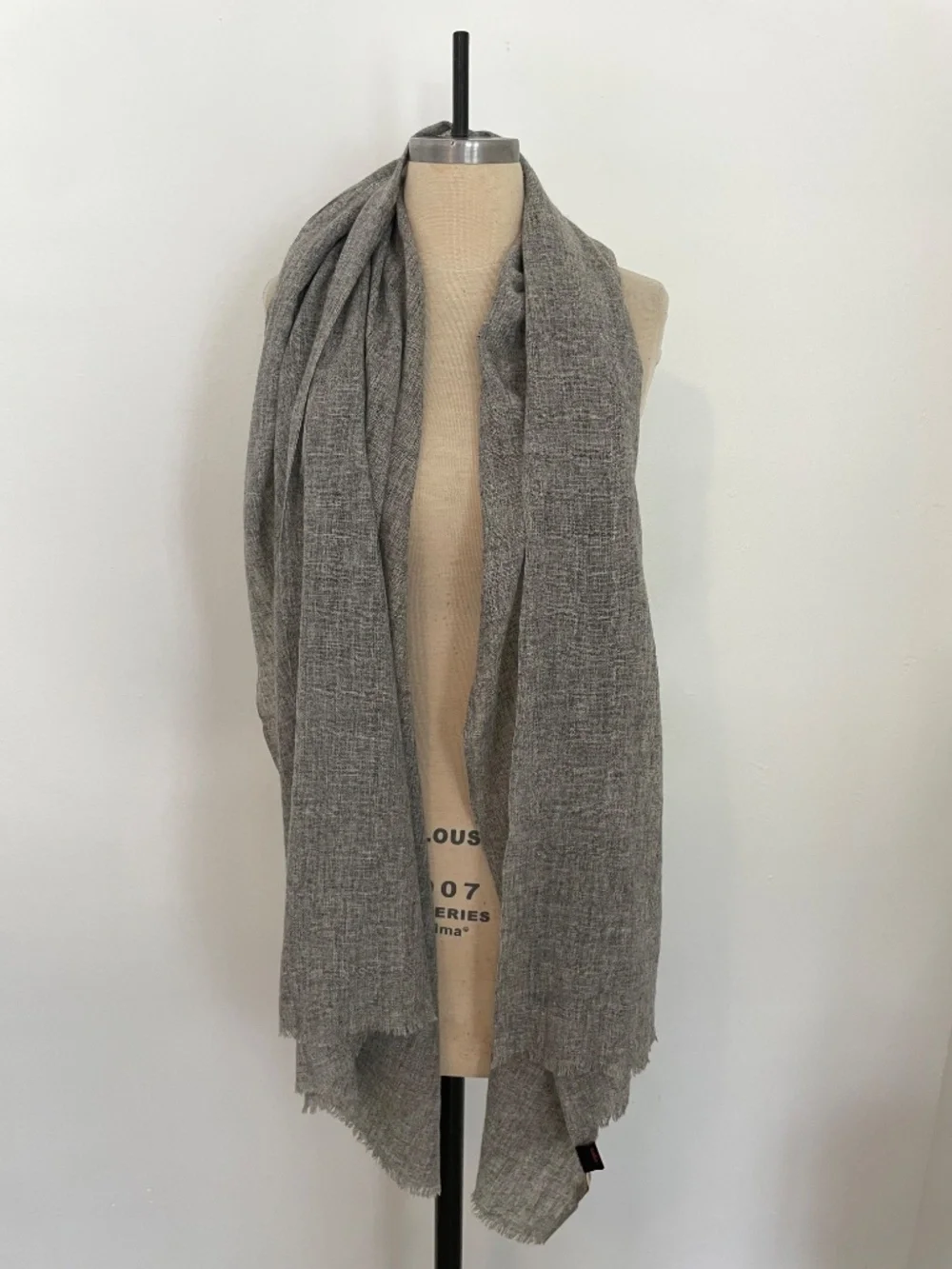 Emanuel Ungaro 100% Cashmere Oversized Long Scarf, Heather Gray Gauze, Unisex